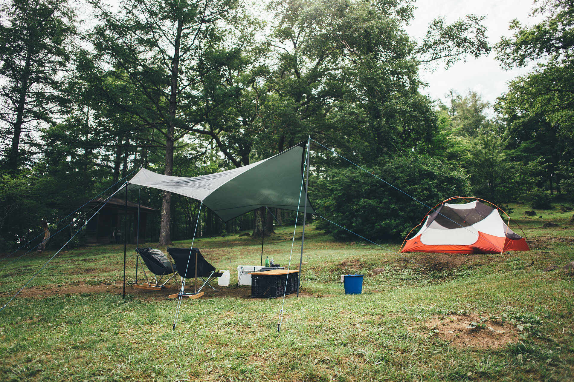 Ein Tarp und Zelt